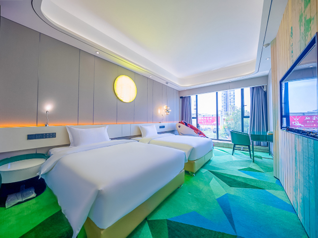 Xinghui Hotel (Huaiji County Commercial Pedestrian Street • High Speed Railway Station) Over view