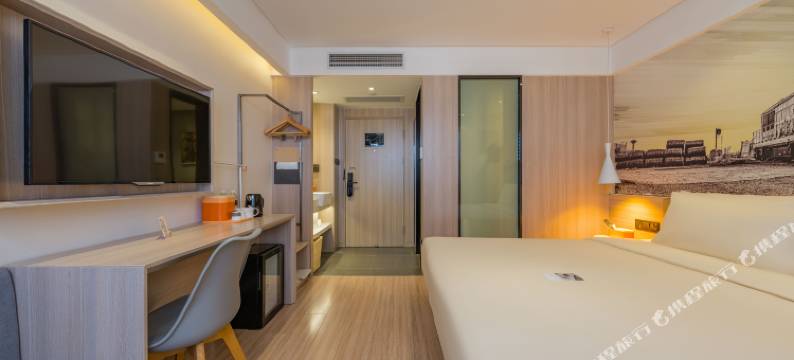 亚轻x酒店(上海同济医院新村路地铁站店)图片