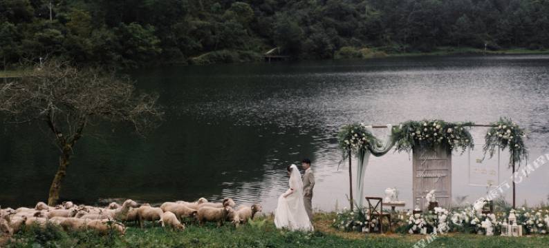 石棉浮云·海子温泉度假酒店图片