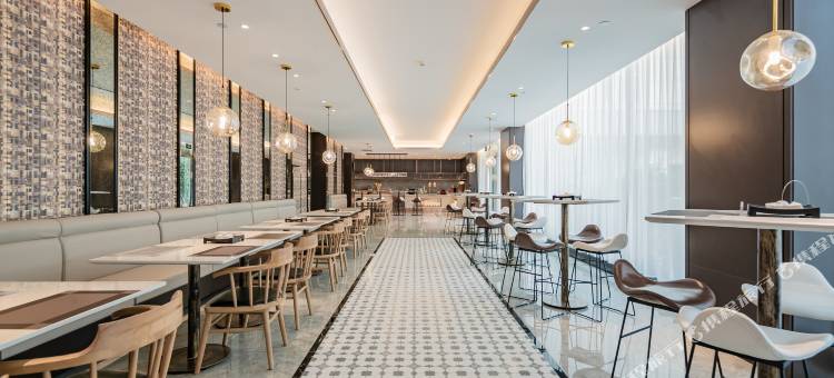 白玉兰酒店(西安霸城门地铁站明光路旗舰店)图片