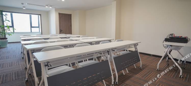 静汀度假公寓(黄岛滨海学院青医附院店)图片