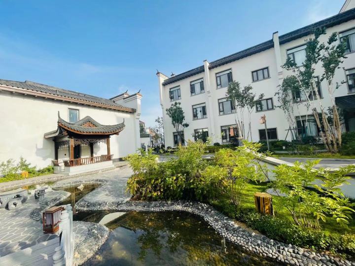 Jinghong Tianqing Hotel (Yijin Holo City Government Shop)Over view