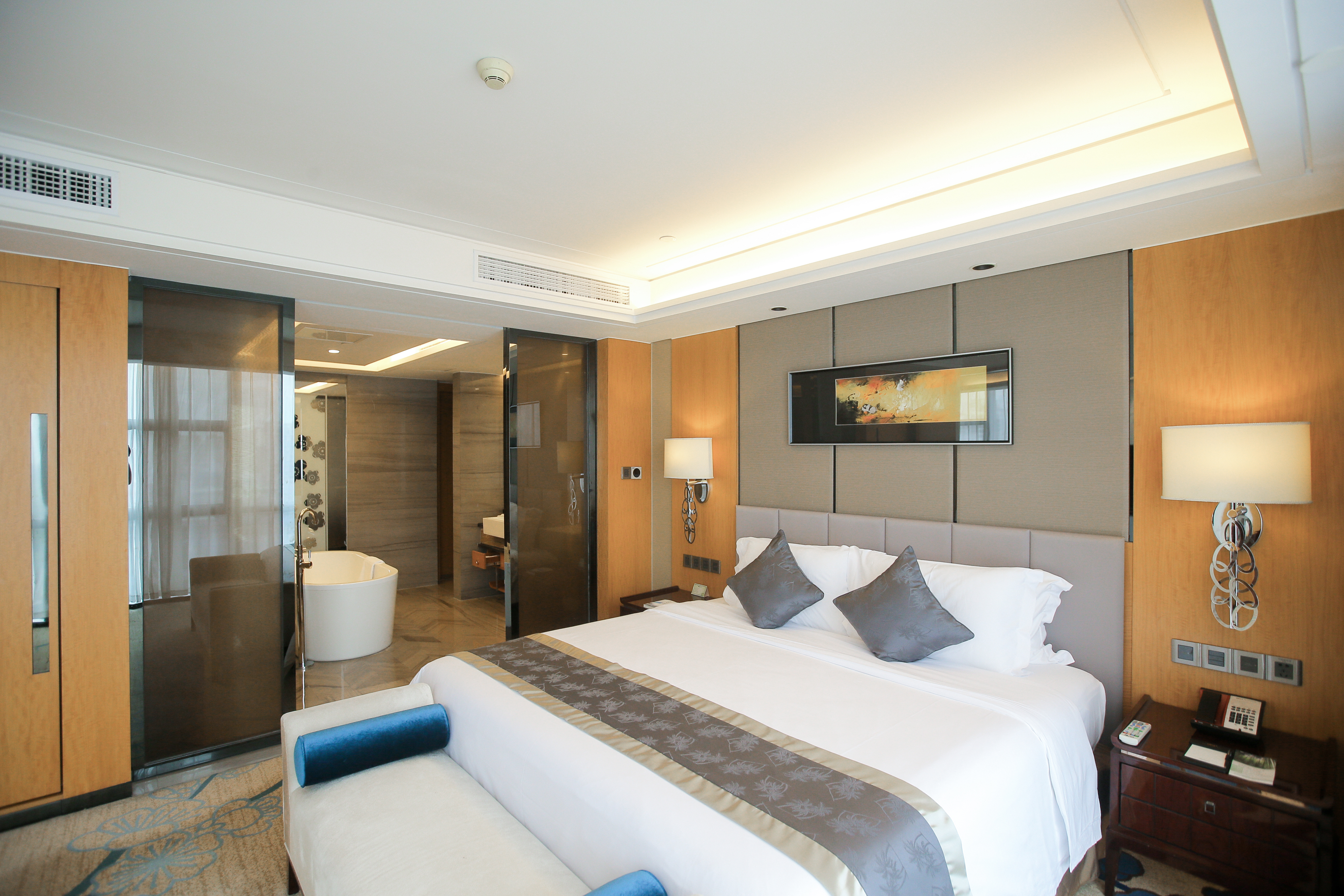 Zhong Lian Yuehai International Hotel Over view