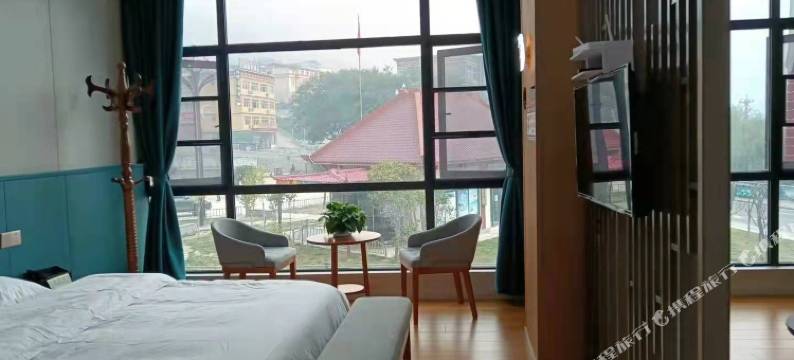 察隅格瓦拉大酒店图片