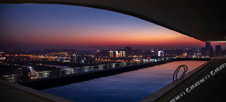 长沙环球融创施柏阁酒店(长沙高铁南站店)图片