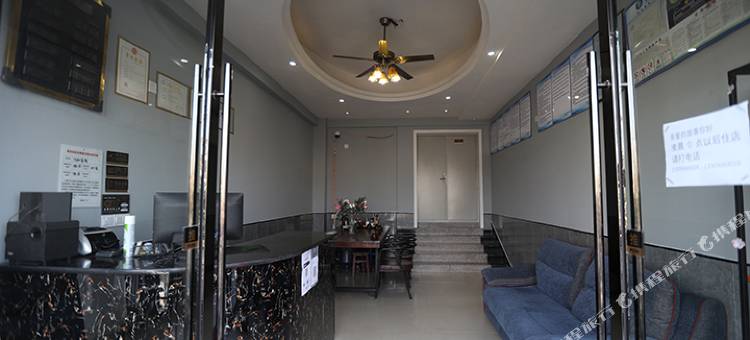 船山区万和宾馆(遂宁站店)图片