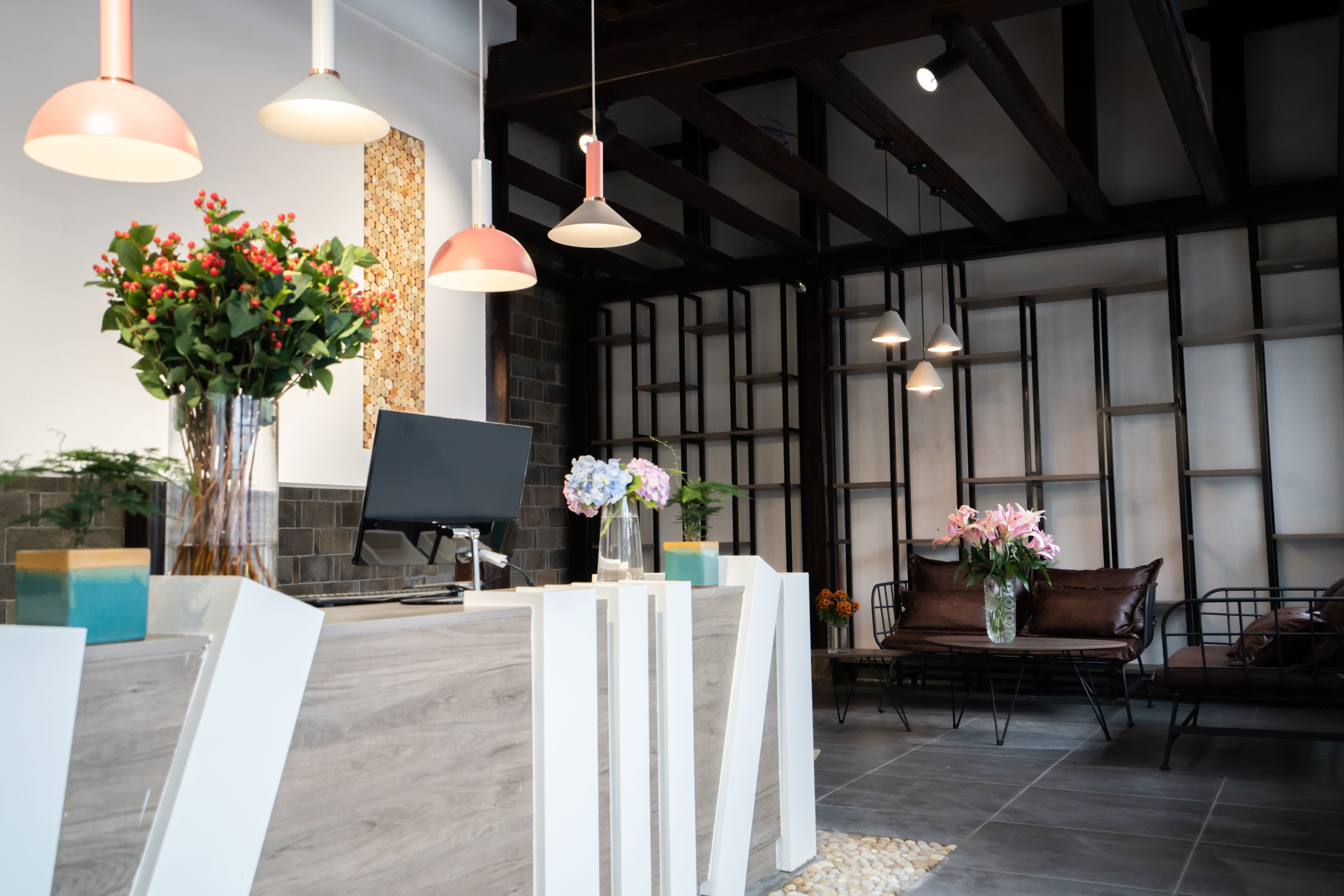 Fangxian Yunzhong Jinshu Electric Sports B&B Over view