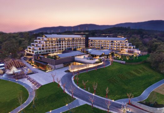 南昌长旅沁庐雅高铂尔曼酒店外景图