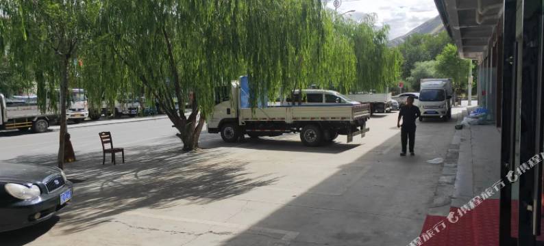 日喀则湖畔民宿图片