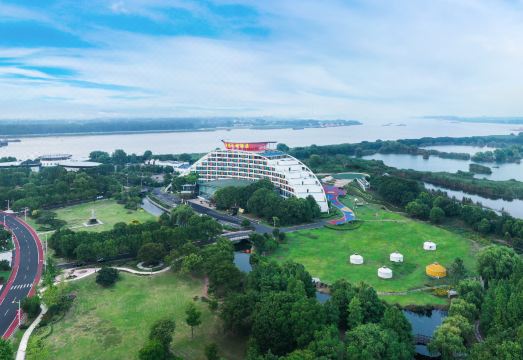 镇江润扬大桥酒店外景图