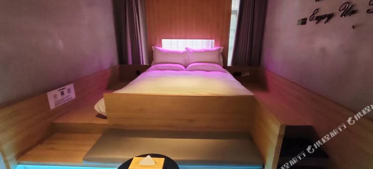 U2Hotel哟兔轻奢酒店(四川传媒学院三店)图片