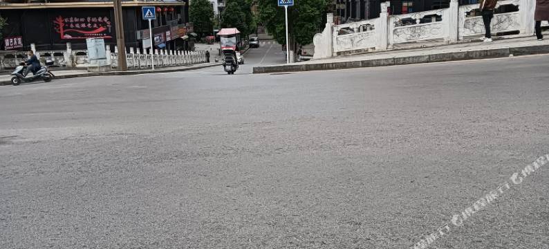 万源市钟意宾馆图片