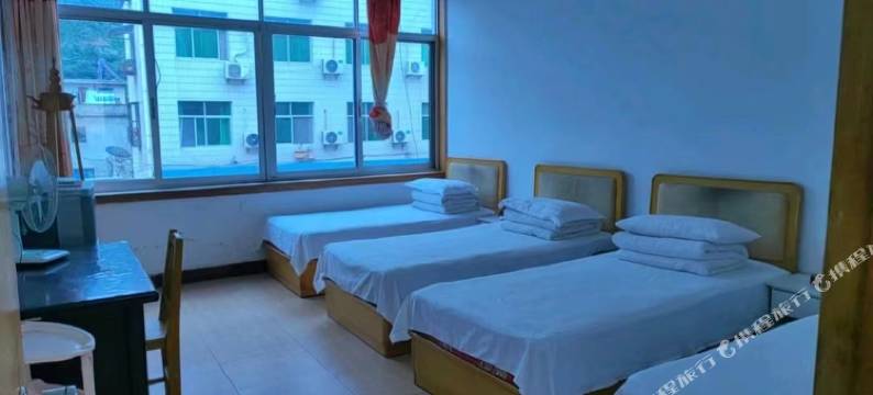 宁强粮食宾馆(广兴街店)图片