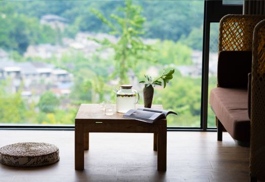 Qingcheng Mountain Chujian Mountain Hot Spring HotelHotel Overview