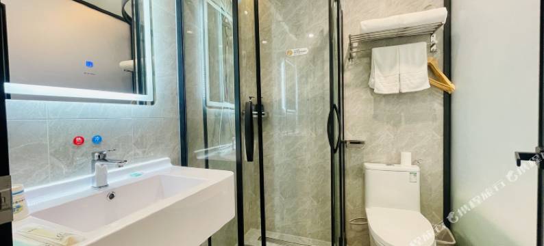 华勘酒店(天津中山门地铁站店)图片