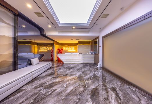 Cloud Hotel Lanzhou Zhangye Road Pedestrian Street Branch Hotel Overview