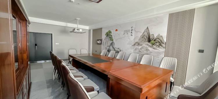 和静泓祥酒店(和静县县政府店)图片