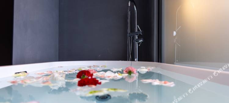 艺龙酒店(香格里拉独克宗古城高铁站店)图片