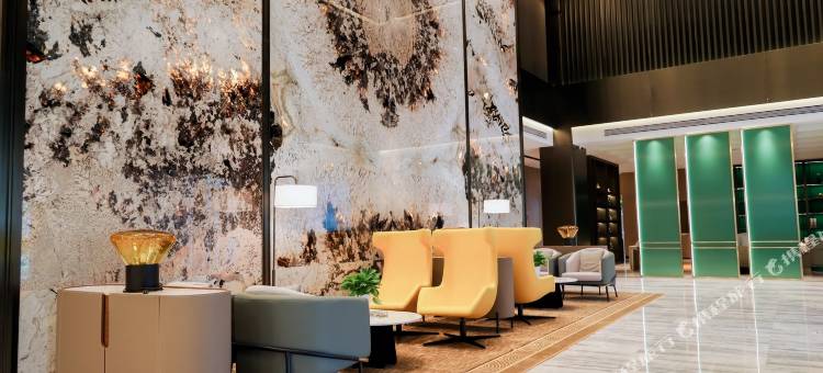 可可托海石画人生酒店图片