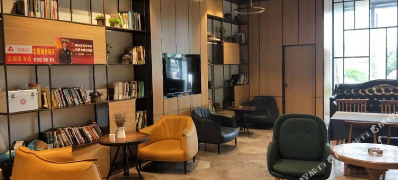 老河口易乐名仕假日酒店图片