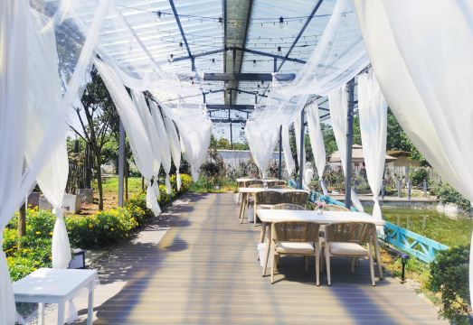 Yin Mountain Resorts QiongLaiHotel Overview