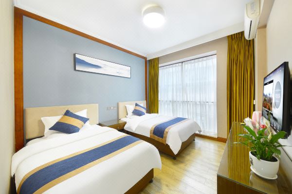 馨兰艺术酒店成都犀浦地铁站店