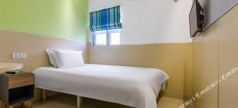 易佰酒店(上海康桥御桥地铁站店)图片