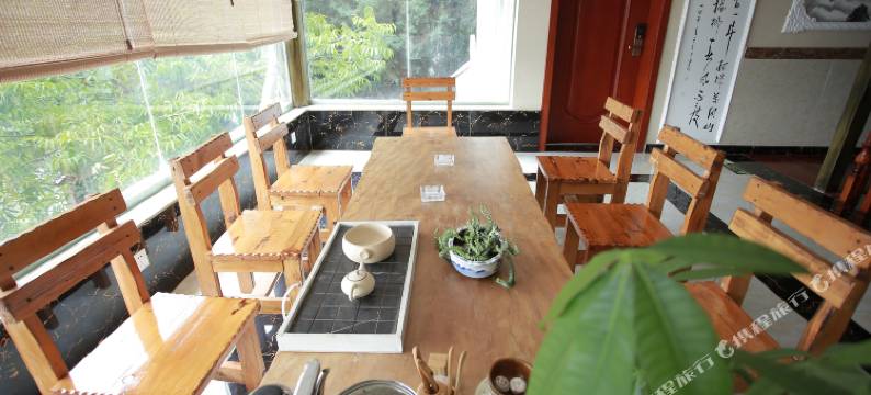 洱源世外梨园早安日月居湖景客栈图片