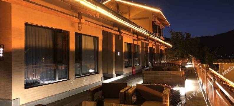 云里﹒凡尘精品民宿(大石板古村店)图片