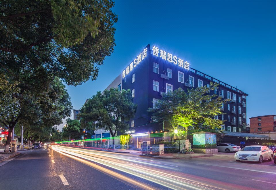 SuperiseHotel Hotel Overview