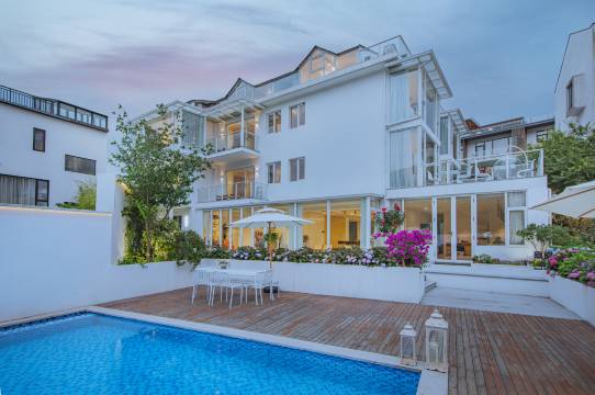 漫步山乡·莫干山法式温泉亲子溯溪轻奢美墅图片