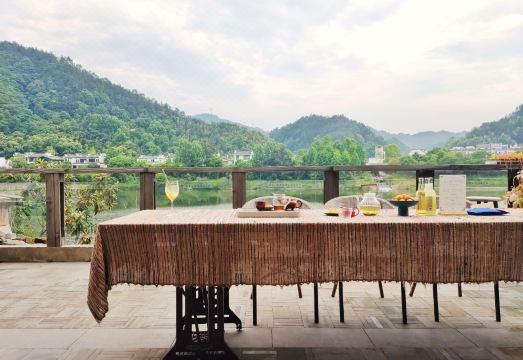 Yuyin Raoliang Fashion Art Design Homestay (Shexian Huizhou Ancient City) Hotel Overview