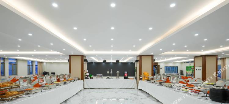 康铂·空港酒店(乌鲁木齐天山国际机场店)图片