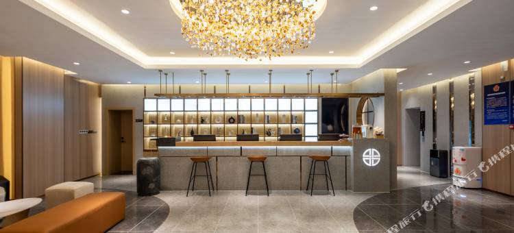 朗丽兹酒店(北京西站六里桥东地铁站店)图片