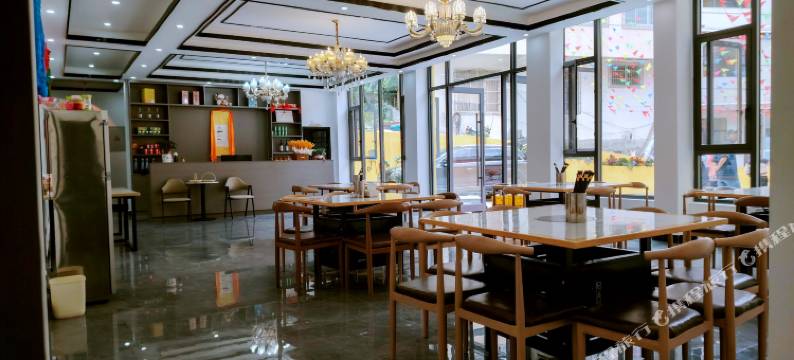 康定隐里山居(康定情歌广场溜溜城店)图片