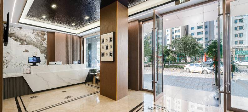 伯寓智臻公寓酒店(平凉绿地广场柳湖公园店)图片