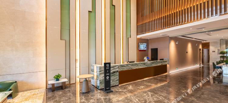 布尔津吉克普林丽呈酒店图片