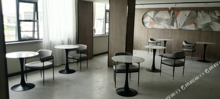 柏曼酒店(随州客运中心站双龙广场店)图片