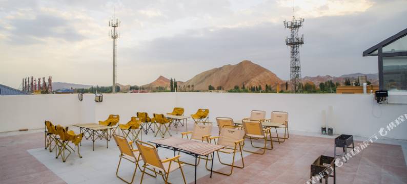 七彩丹霞山景美居酒店图片