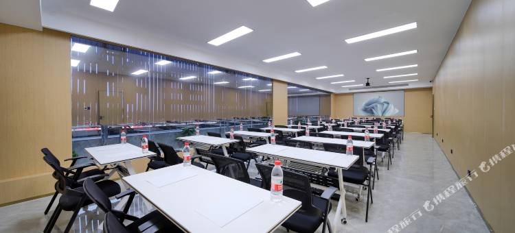 丽呈轻界酒店(梁山水泊南路店)图片