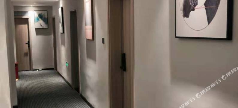 仪陇江畔酒店图片