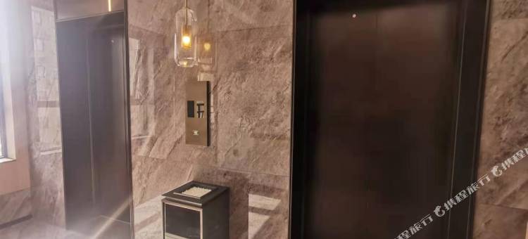 中州颐和酒店(周口师范学院文昌万达店)图片