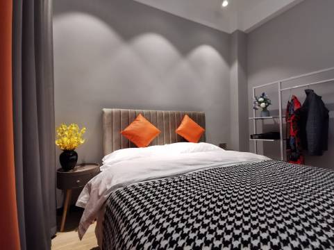 营口隔壁大叔公寓