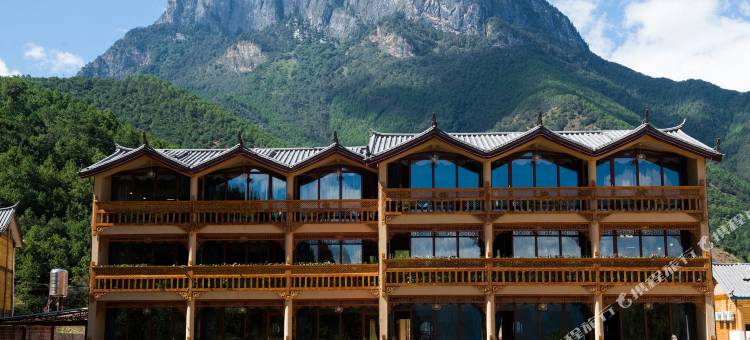 泸沽湖格姆山下客栈图片