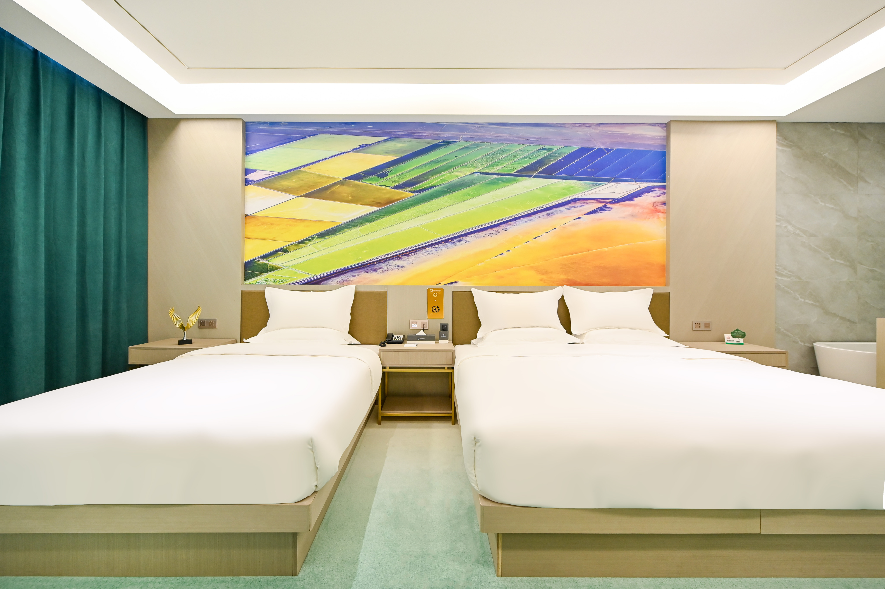 Haixi Prefecture Sky Mirror Vista Hotel (Da Qaidam Feicui Pedestrian Street) Over view