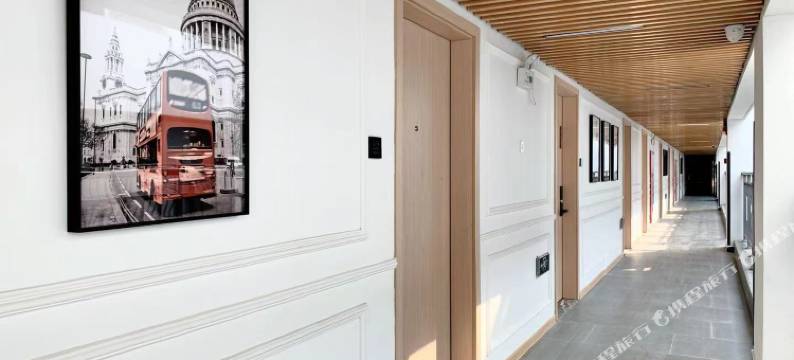 甜果国际公寓(佛山米兰汇家居展贸中心店)图片