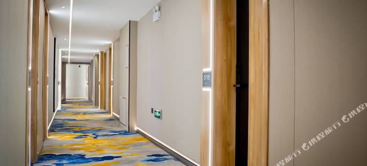 包头龙腾电竞商务酒店(火车东站店)图片