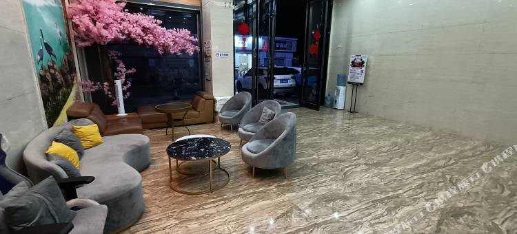 轻住·悦享酒店(茂名广东石油化工学院店)图片