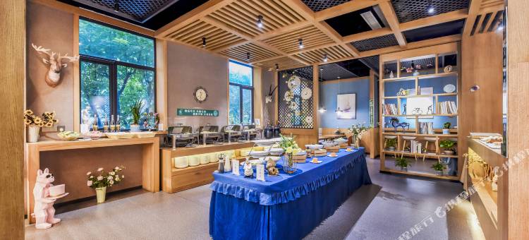 西岛·Island｜独栋庭院·智能影音设计师酒店(复兴商贸城店)图片