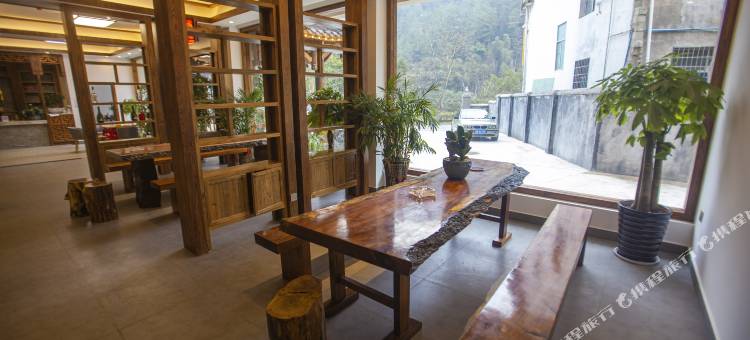 张家界界尔客栈(张家界国家森林公园南门店)图片